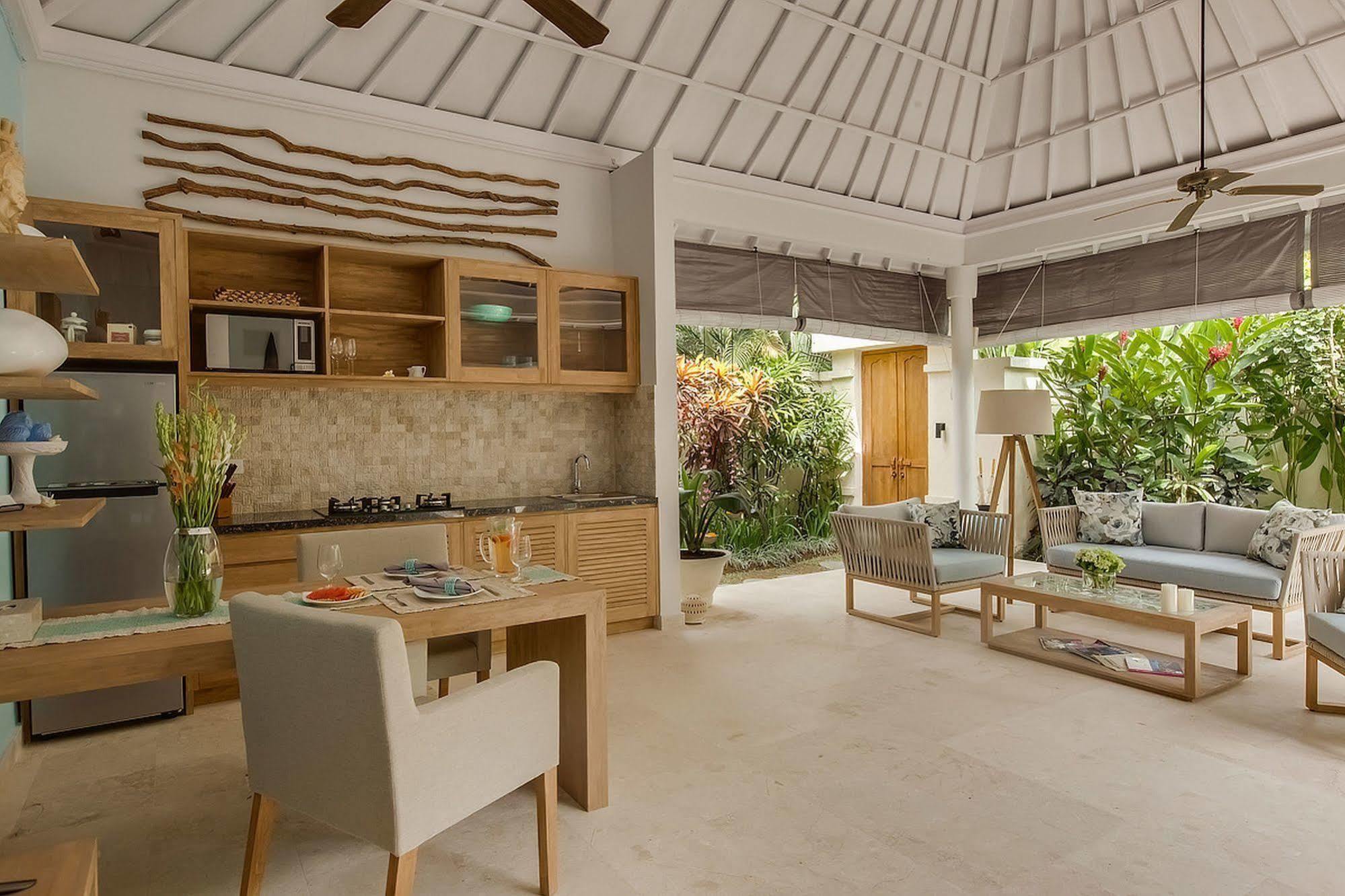 4S Villas At Seminyak Square Buitenkant foto